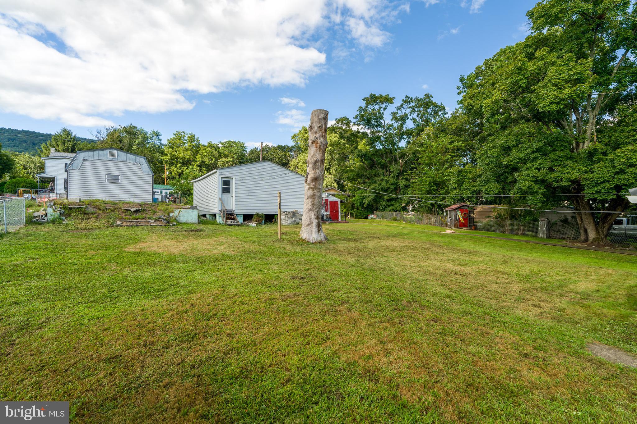 WILLIAMSTOWN - Residential