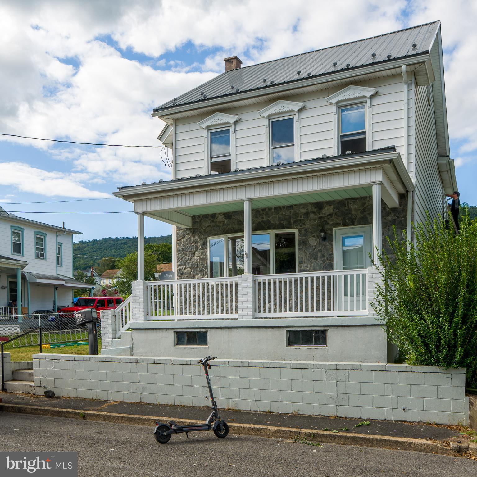 311 VINE STREET