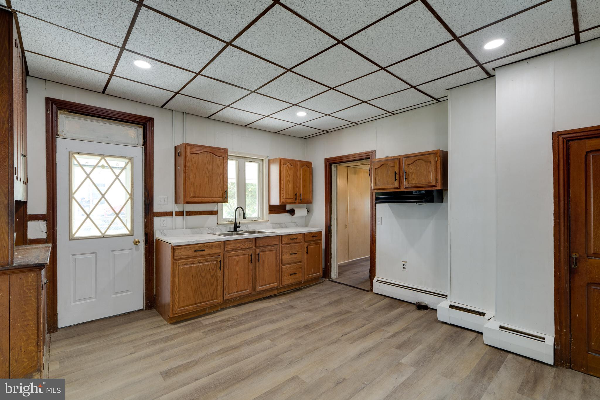 WILLIAMSTOWN - Residential