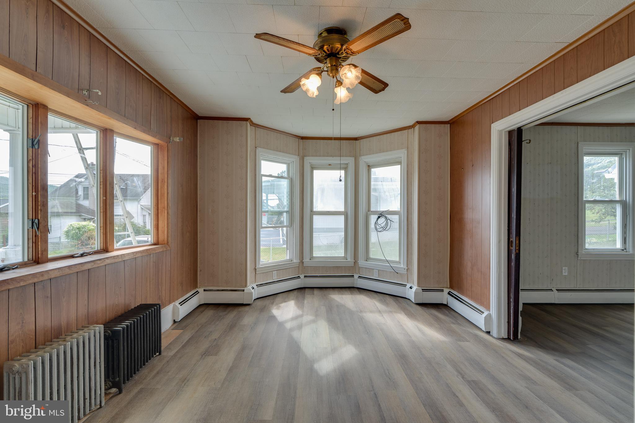 WILLIAMSTOWN - Residential