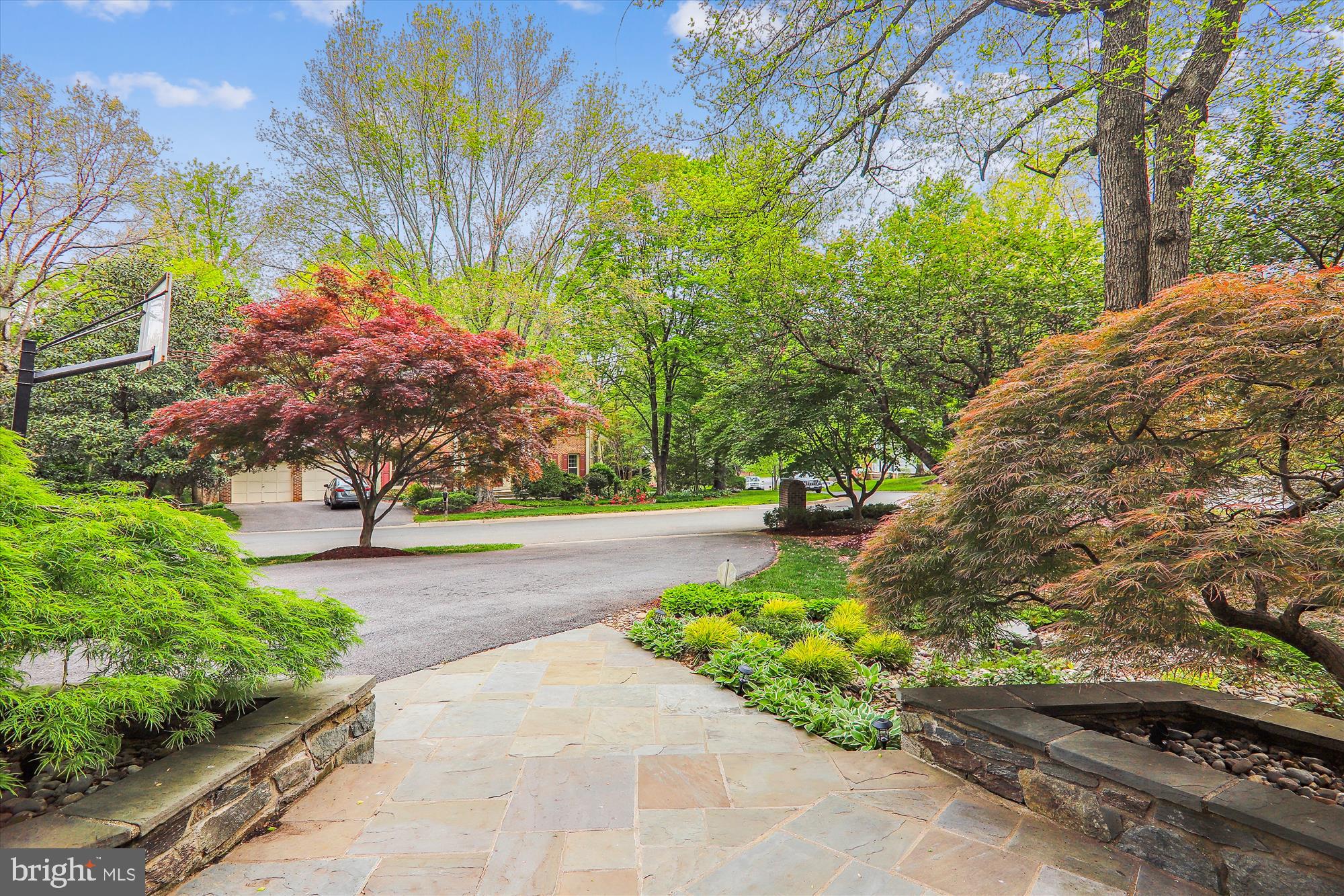 FALLSREACH - Residential