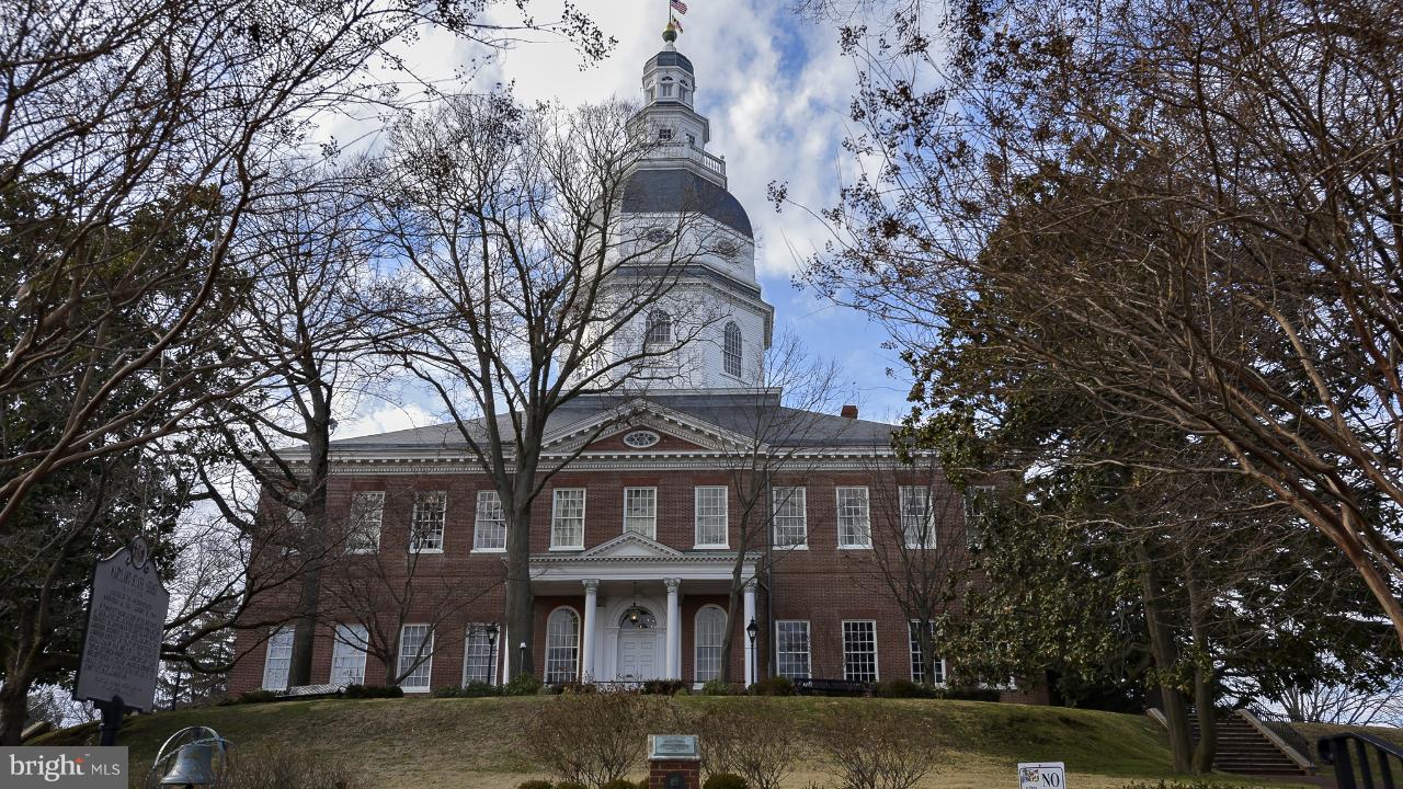 HISTORIC DISTRICT - Residential Lease