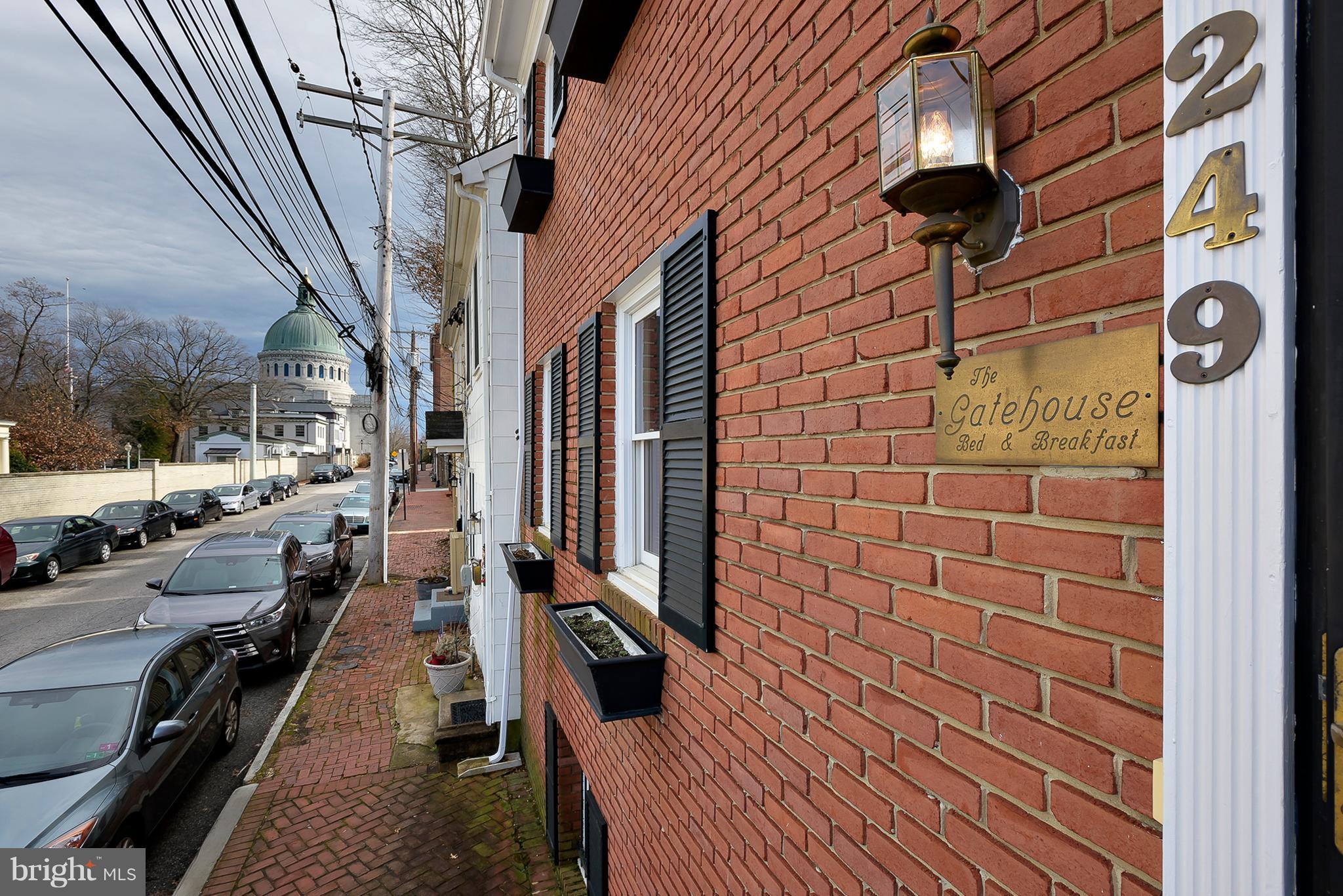 HISTORIC DISTRICT - Residential Lease