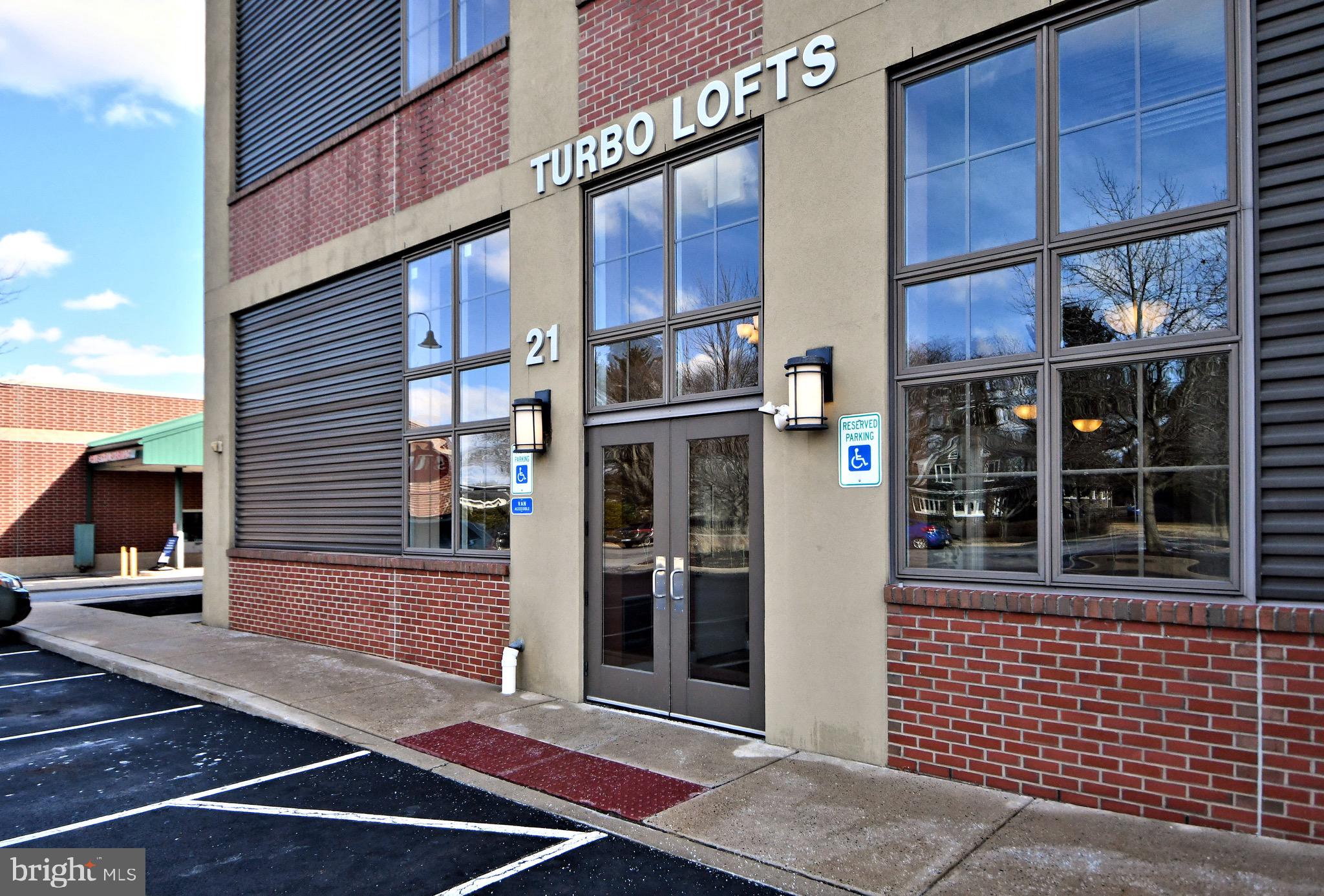 TURBO LOFTS - Residential