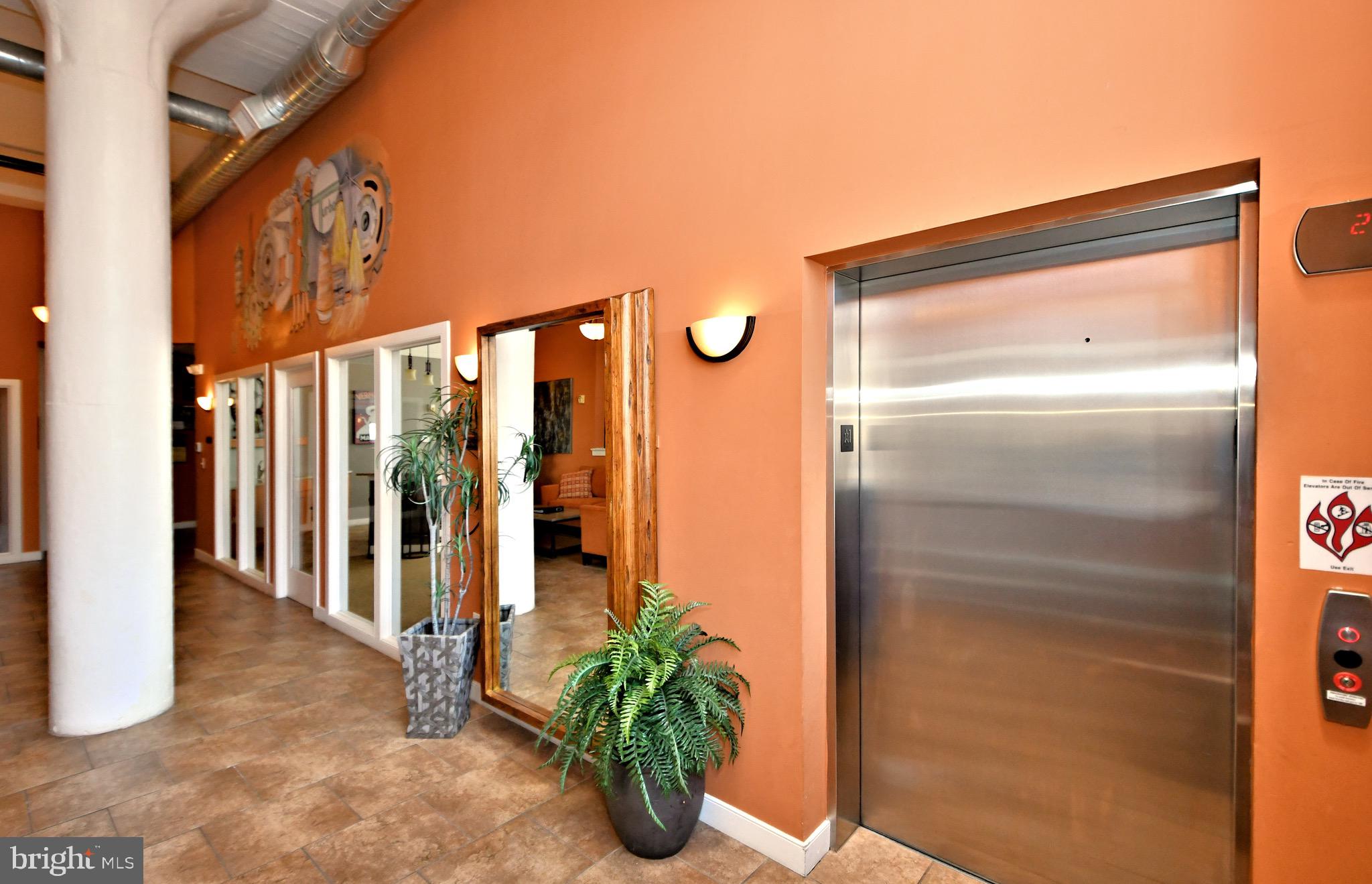 TURBO LOFTS - Residential