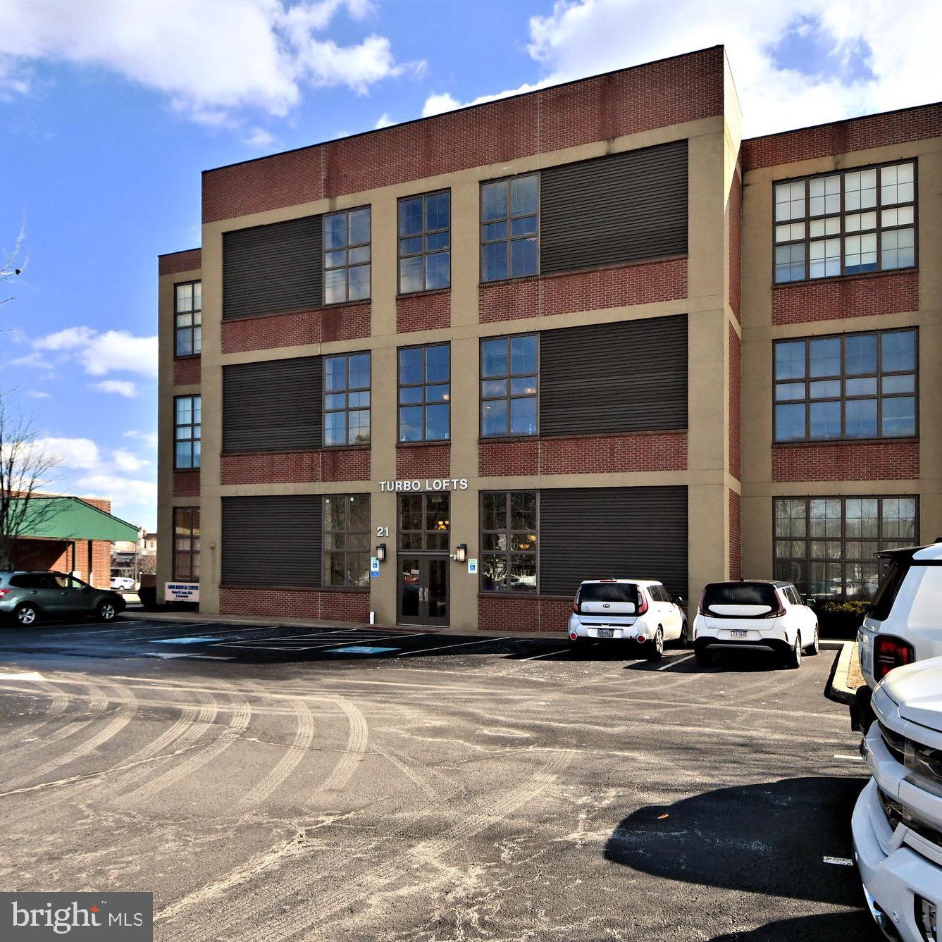 TURBO LOFTS - Residential