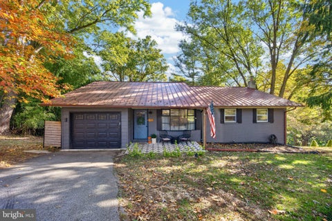 Photo of 113 Garnet Lane, COATESVILLE, PA 19320 (MLS # PACT2138140)