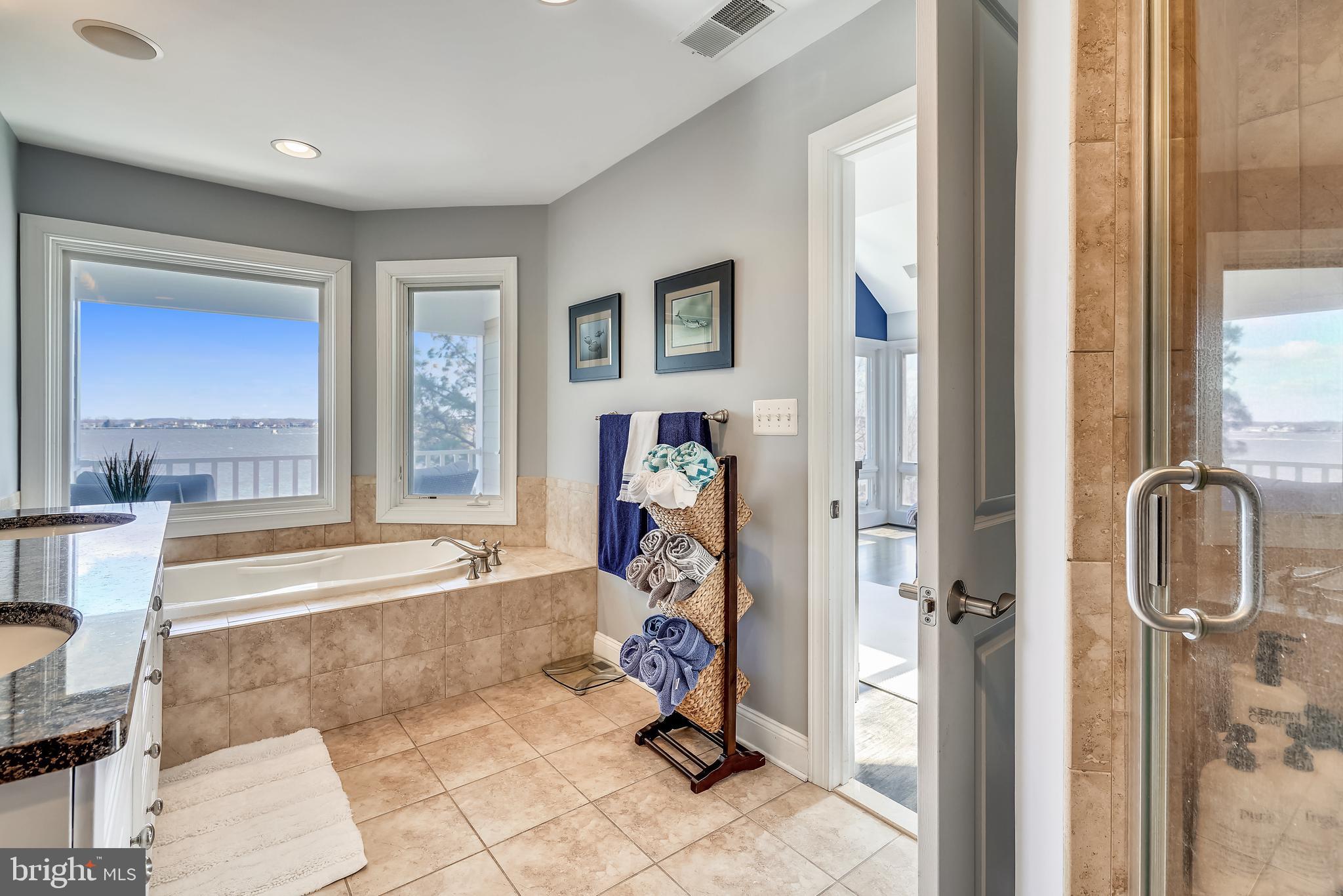 NARROWS POINTE - Residential