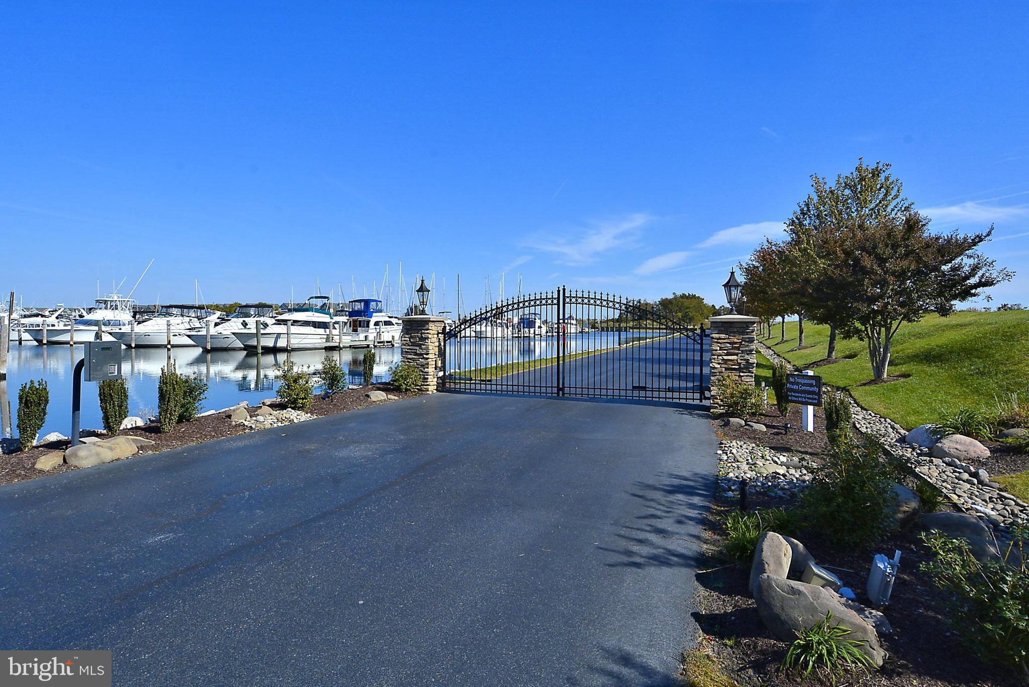 NARROWS POINTE - Residential