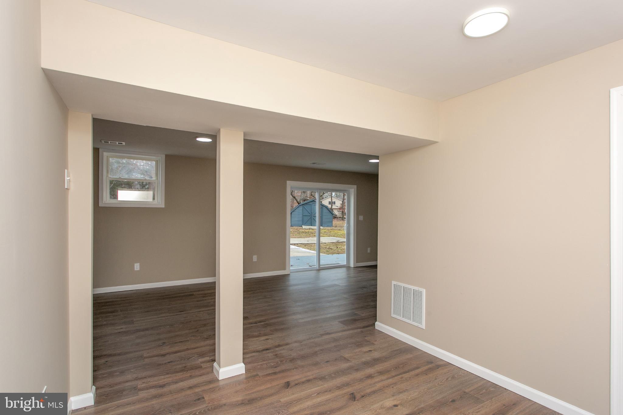 POMFRET ESTATES - Residential