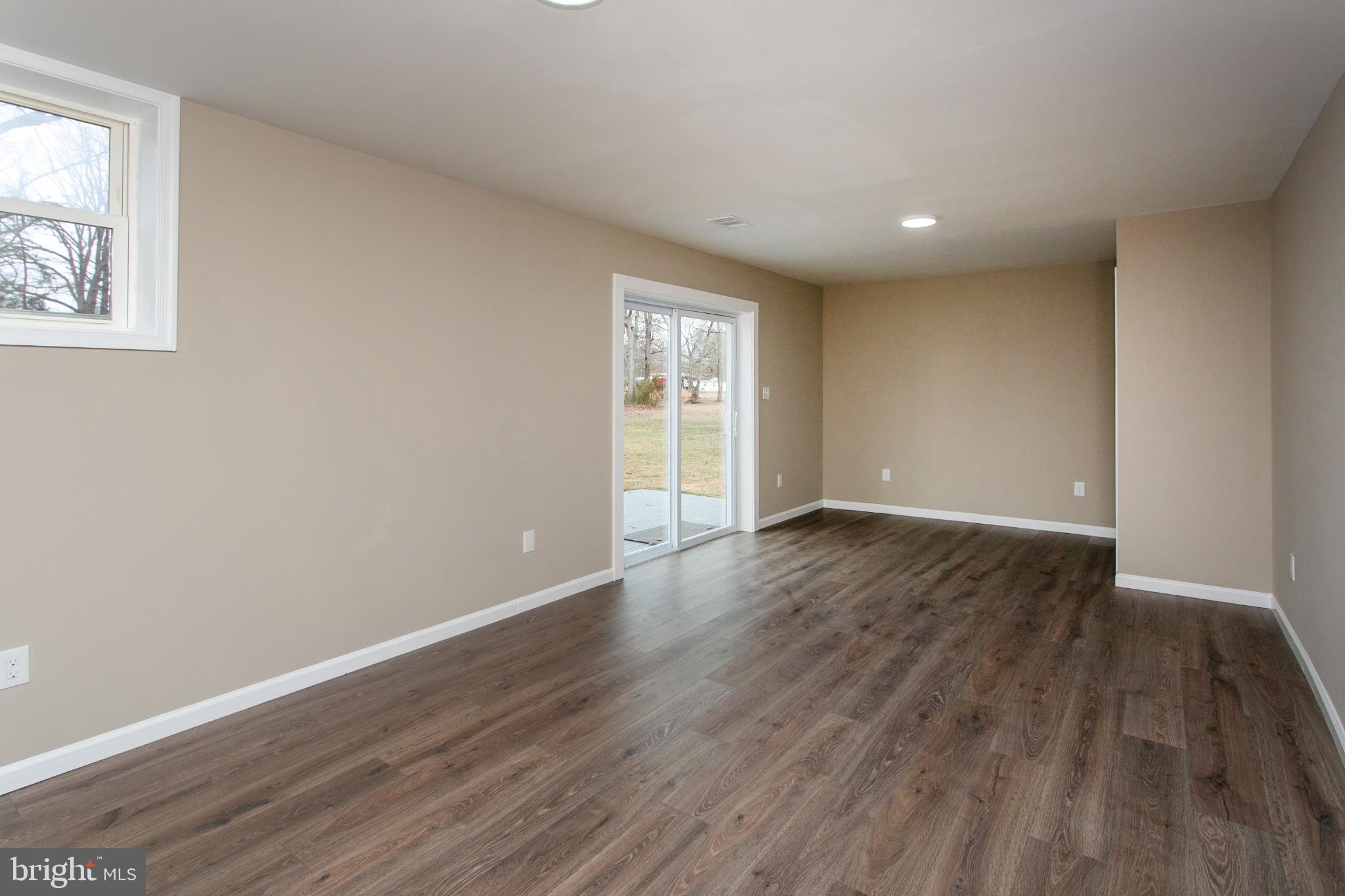 POMFRET ESTATES - Residential