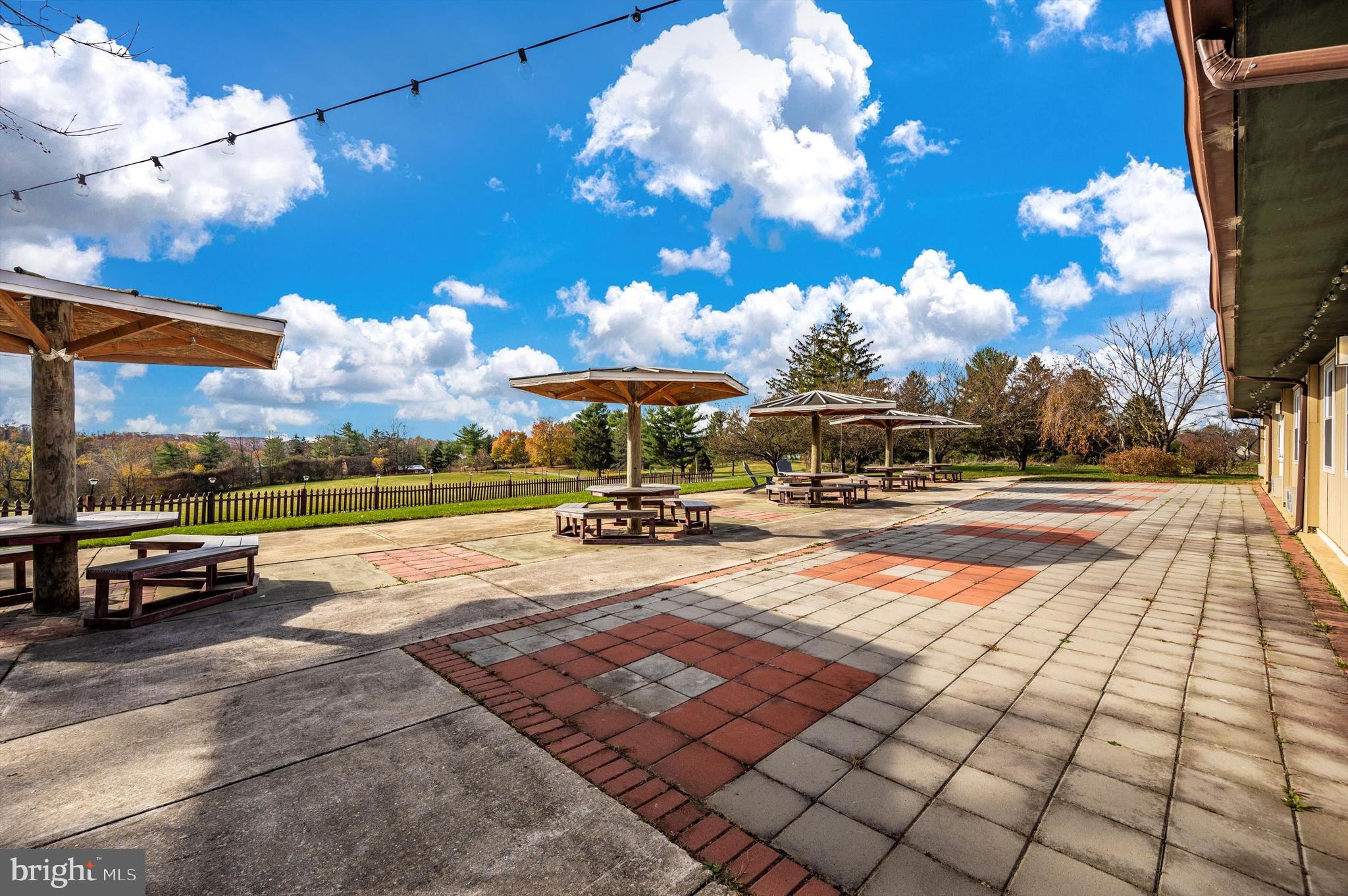 WESTWINDS - Commercial Sale