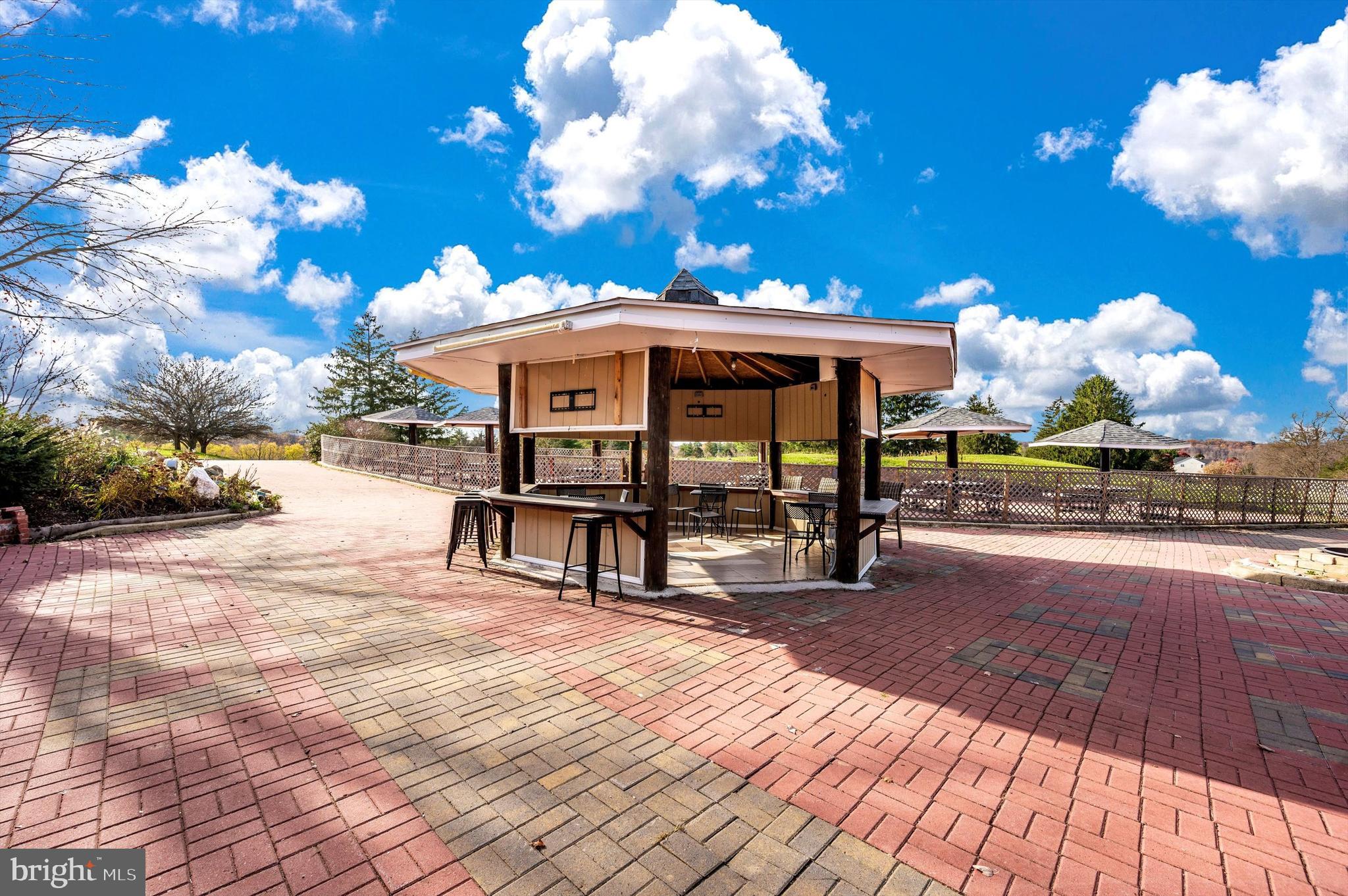 WESTWINDS - Commercial Sale