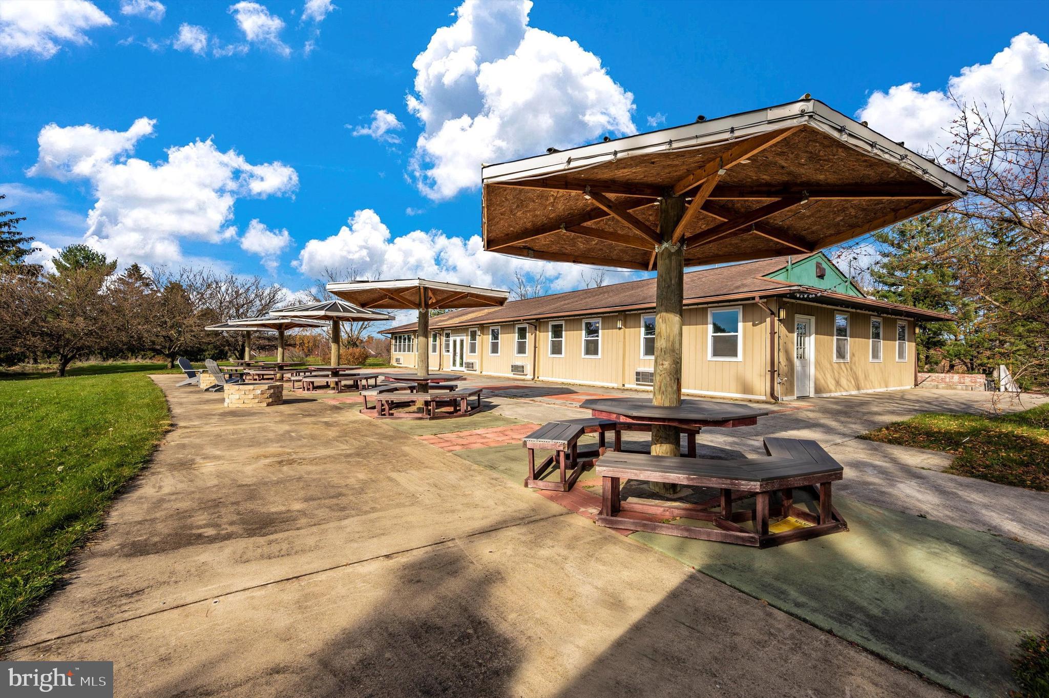 WESTWINDS - Commercial Sale