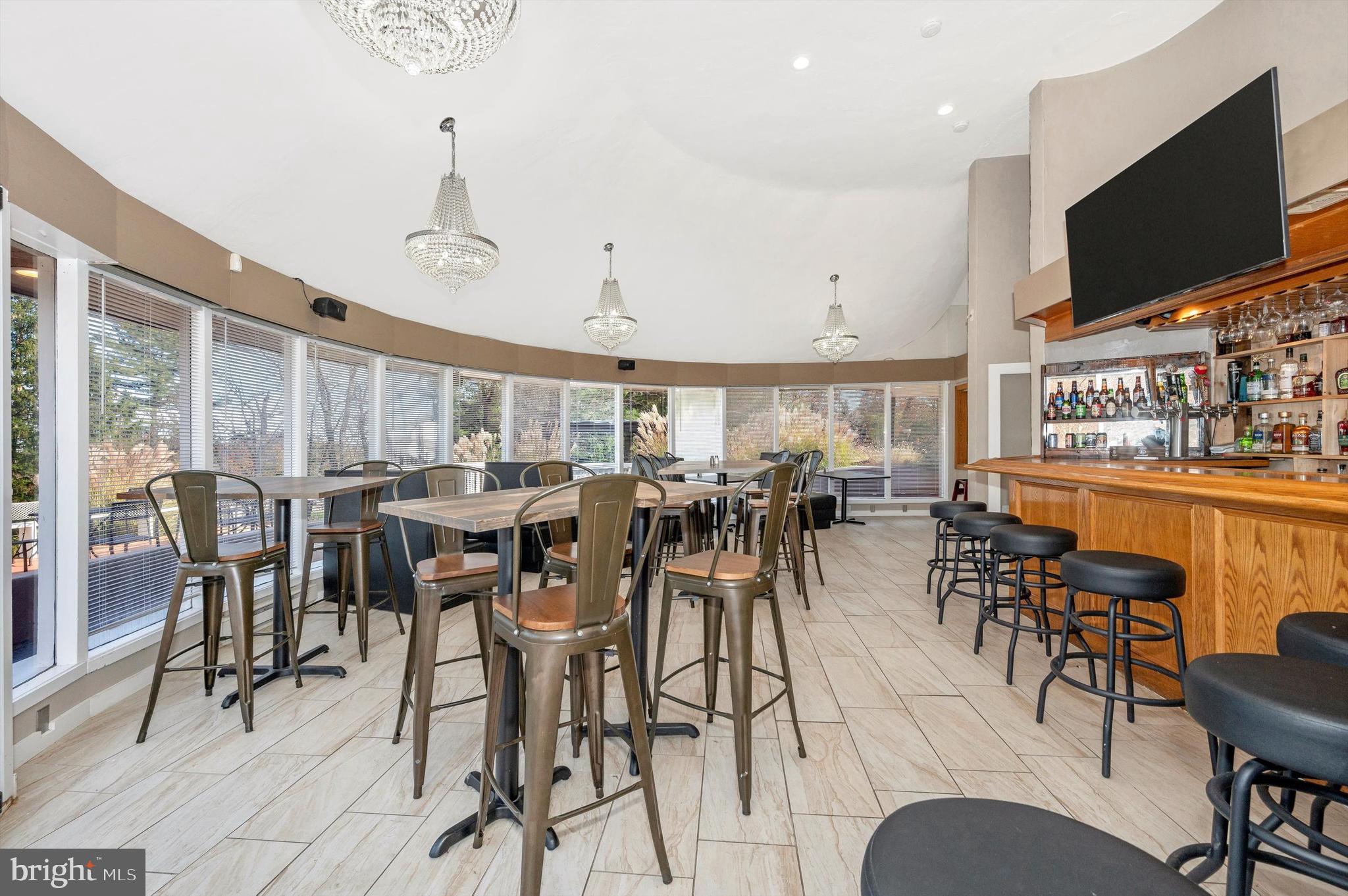 WESTWINDS - Commercial Sale