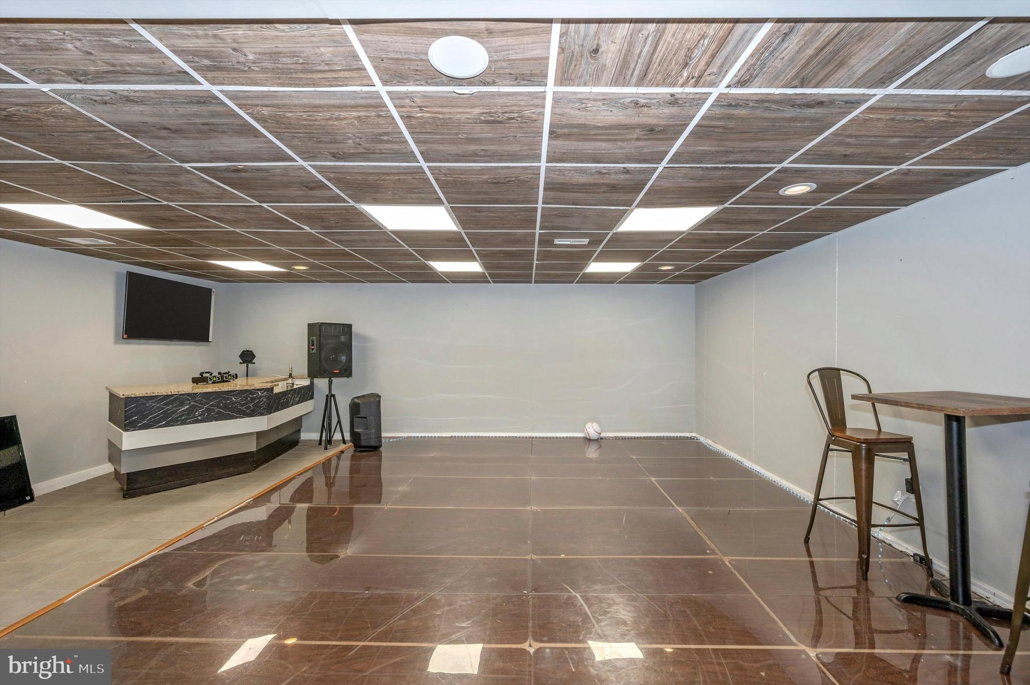 WESTWINDS - Commercial Sale