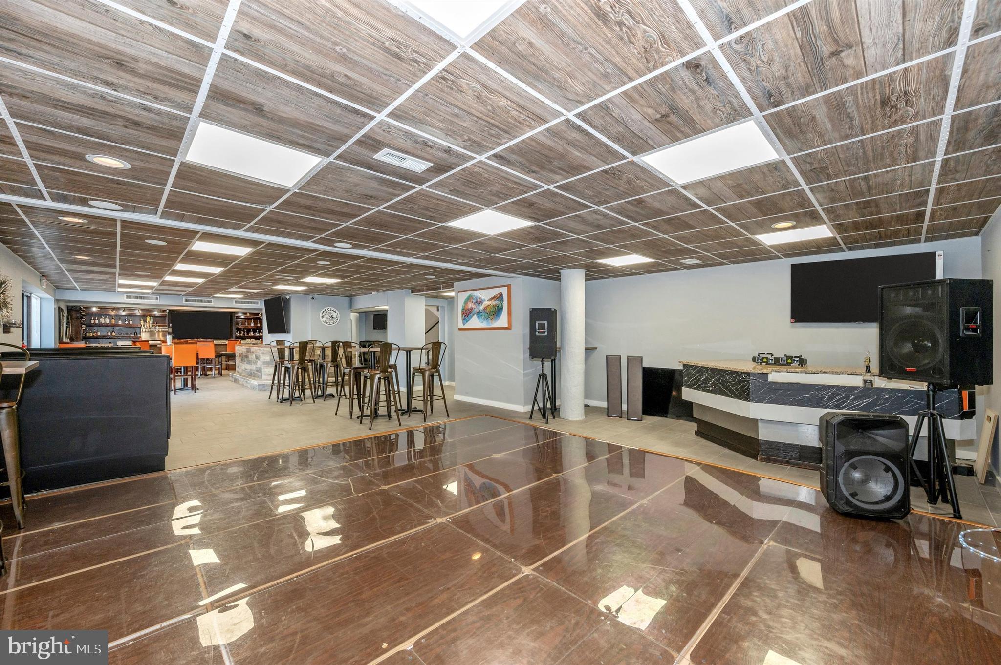 WESTWINDS - Commercial Sale