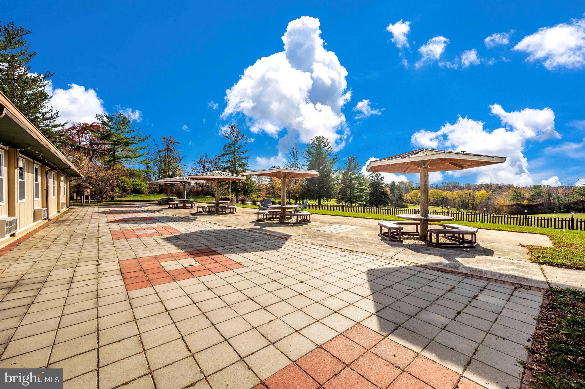 WESTWINDS - Commercial Sale