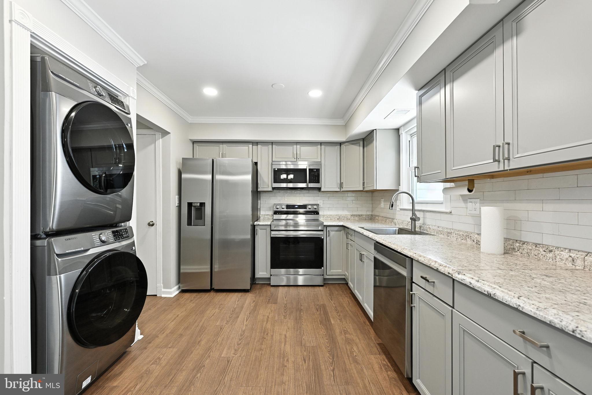 907 WINDSOR COURT