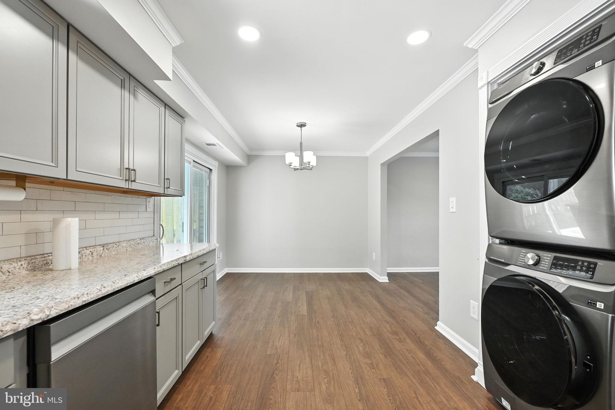 907 WINDSOR COURT
