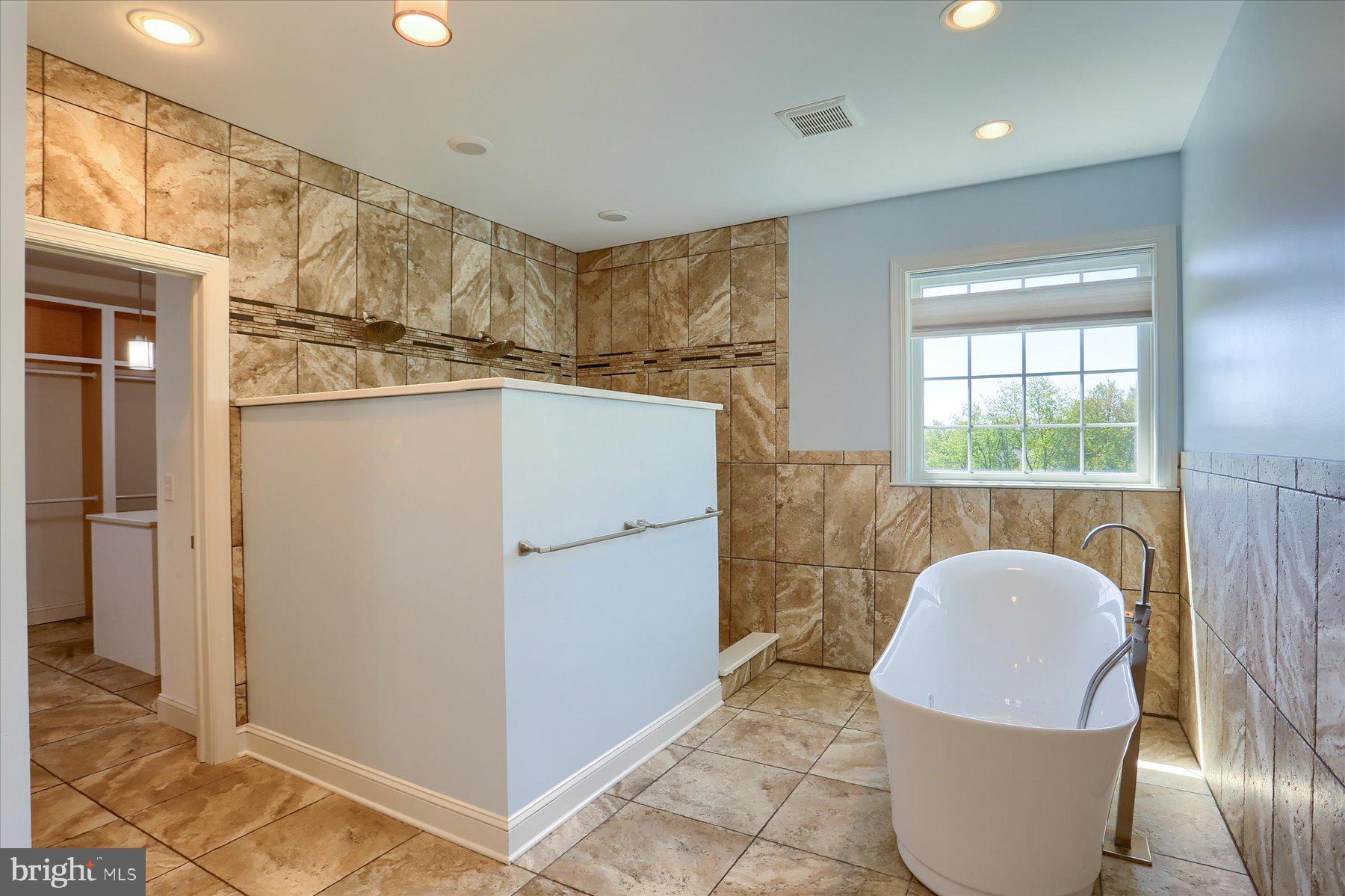 RICH VALLEY MANOR - Residential