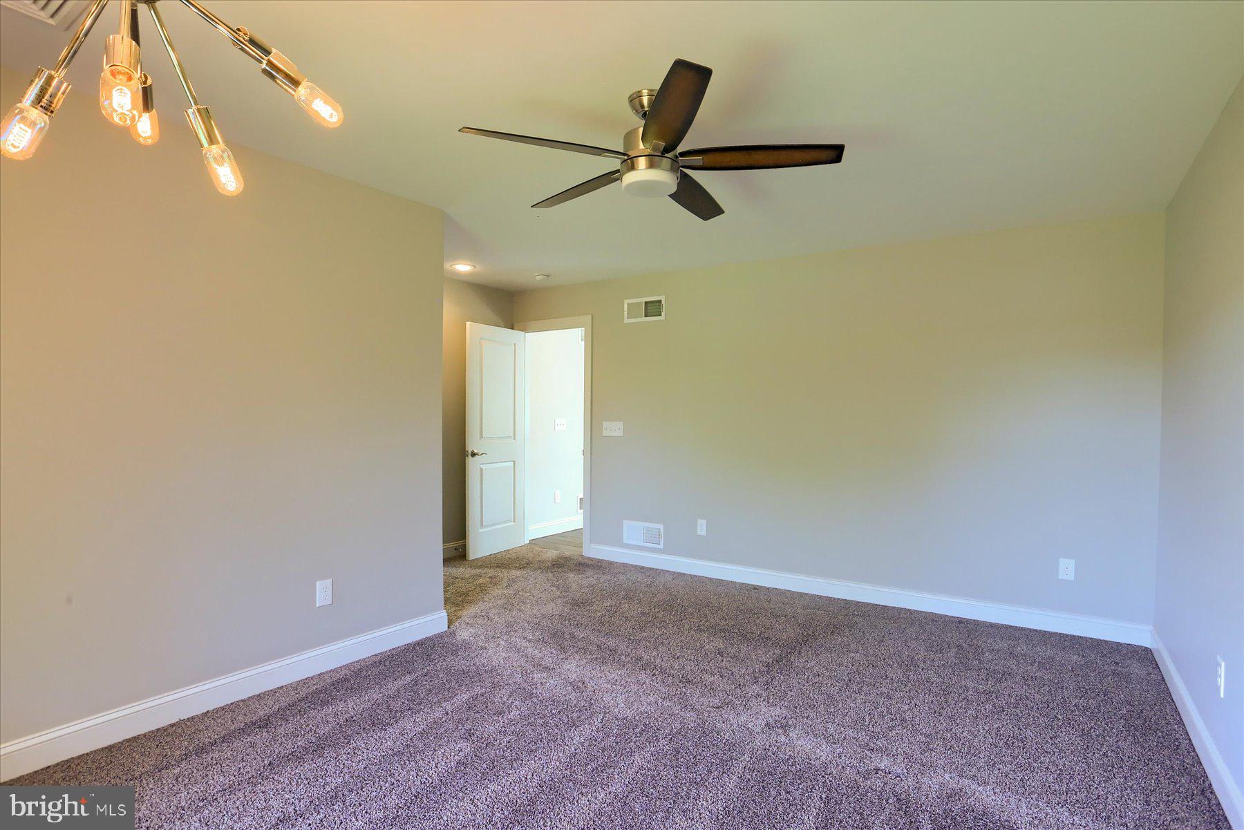 RICH VALLEY MANOR - Residential