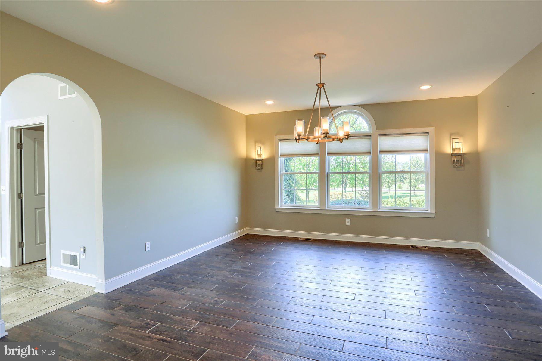 RICH VALLEY MANOR - Residential