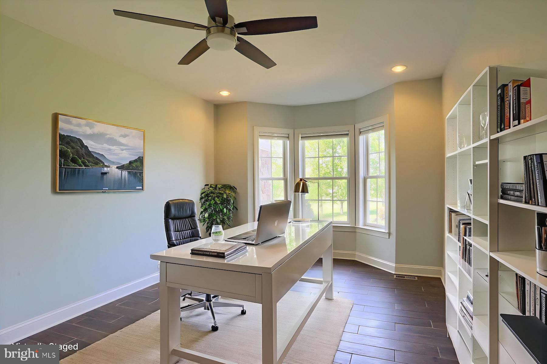 RICH VALLEY MANOR - Residential