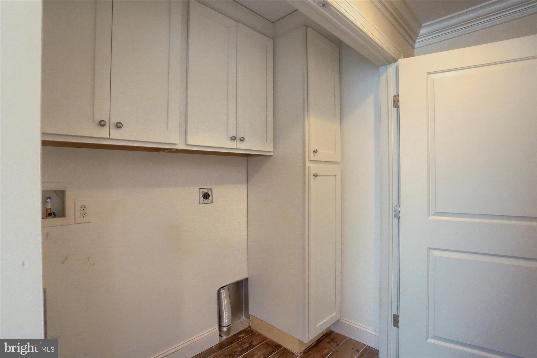 RICH VALLEY MANOR - Residential