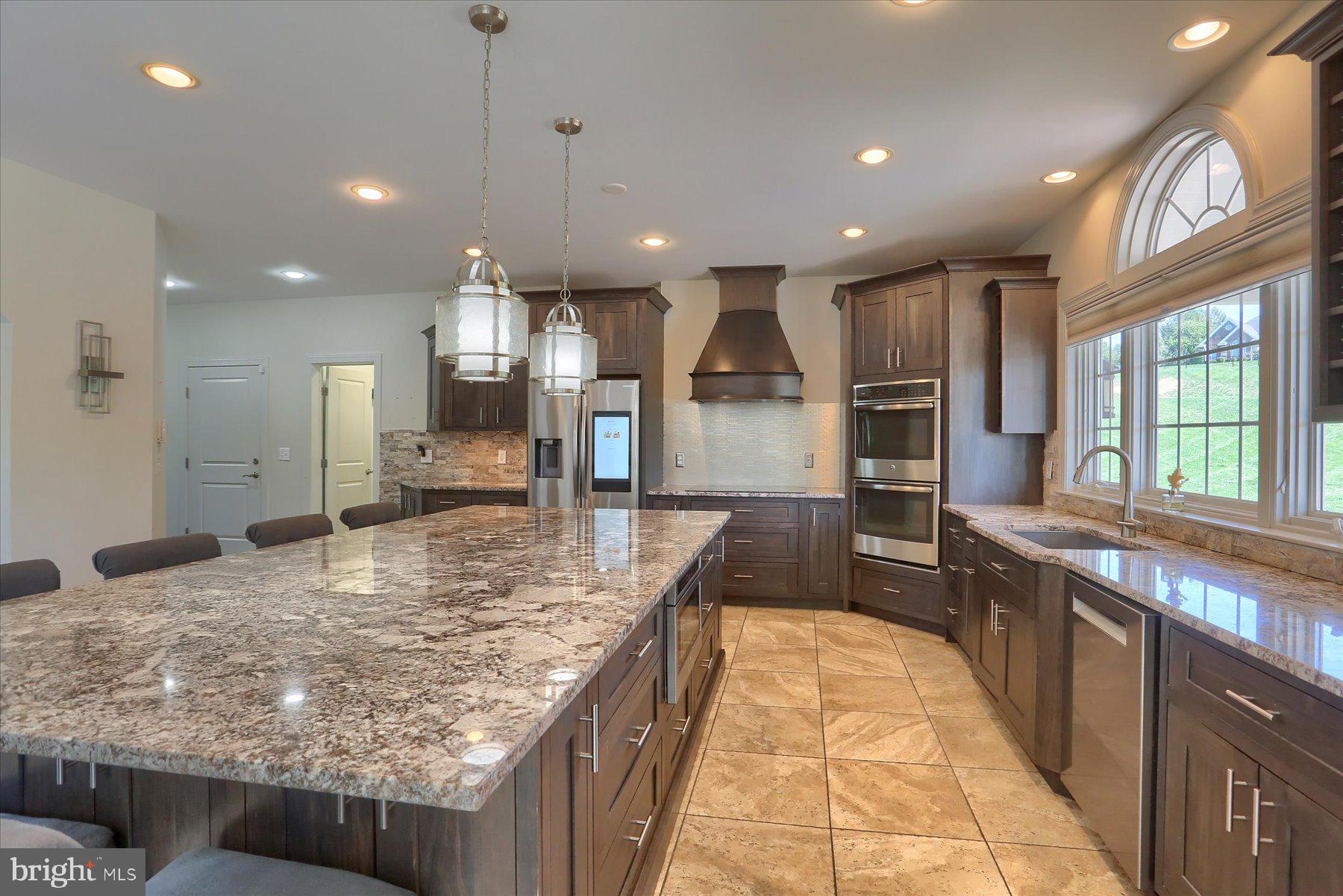 RICH VALLEY MANOR - Residential