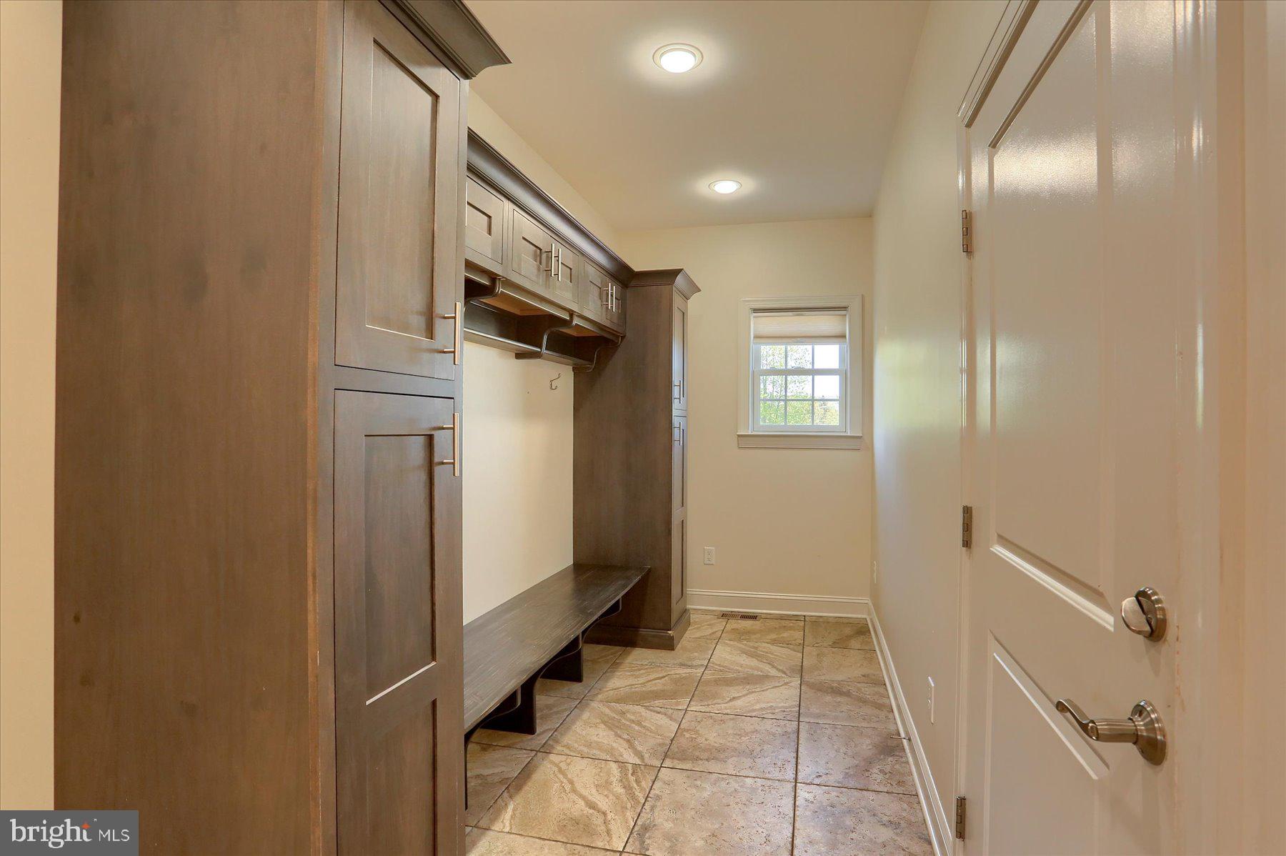 RICH VALLEY MANOR - Residential