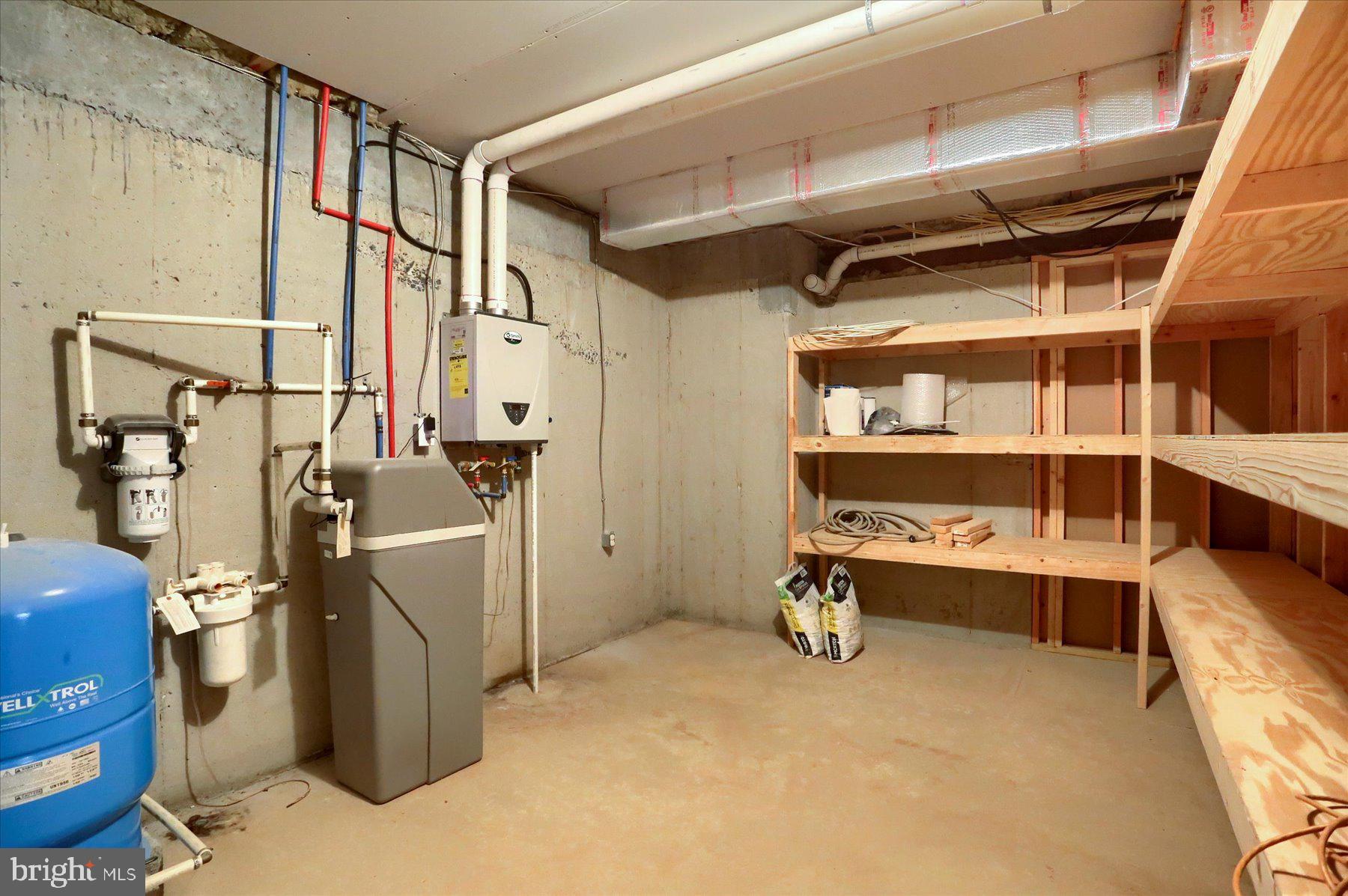 RICH VALLEY MANOR - Residential