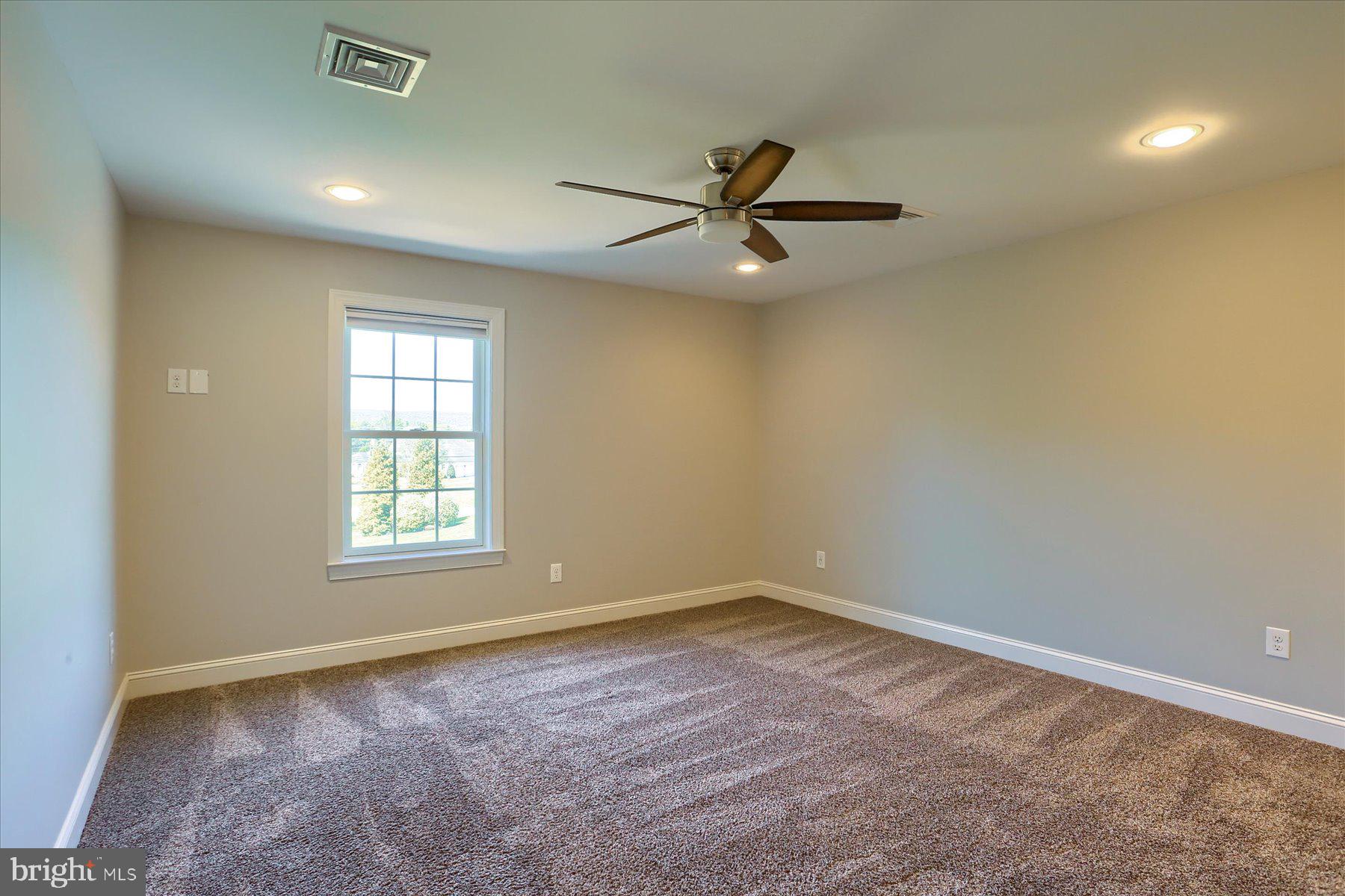 RICH VALLEY MANOR - Residential