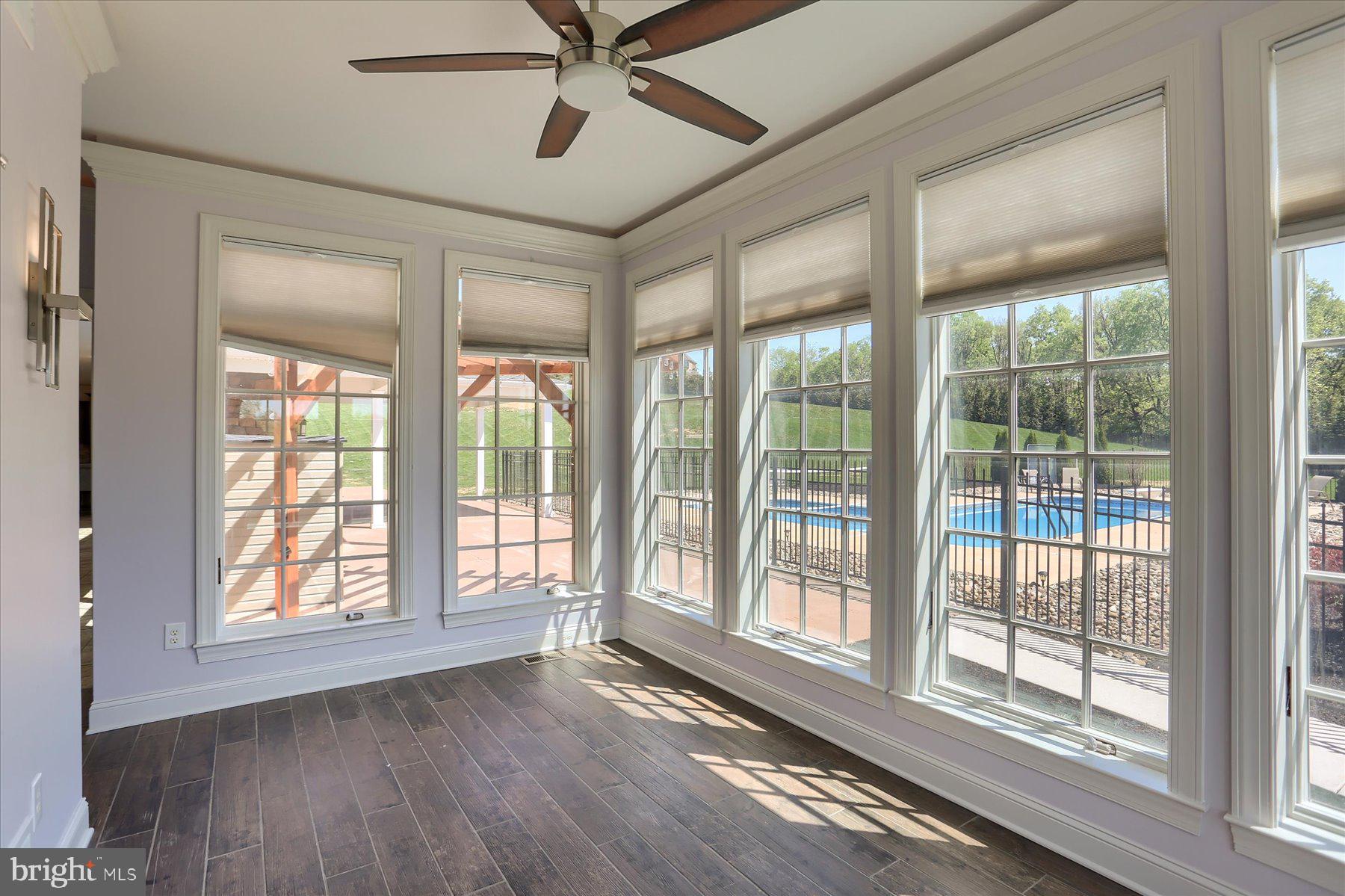 RICH VALLEY MANOR - Residential