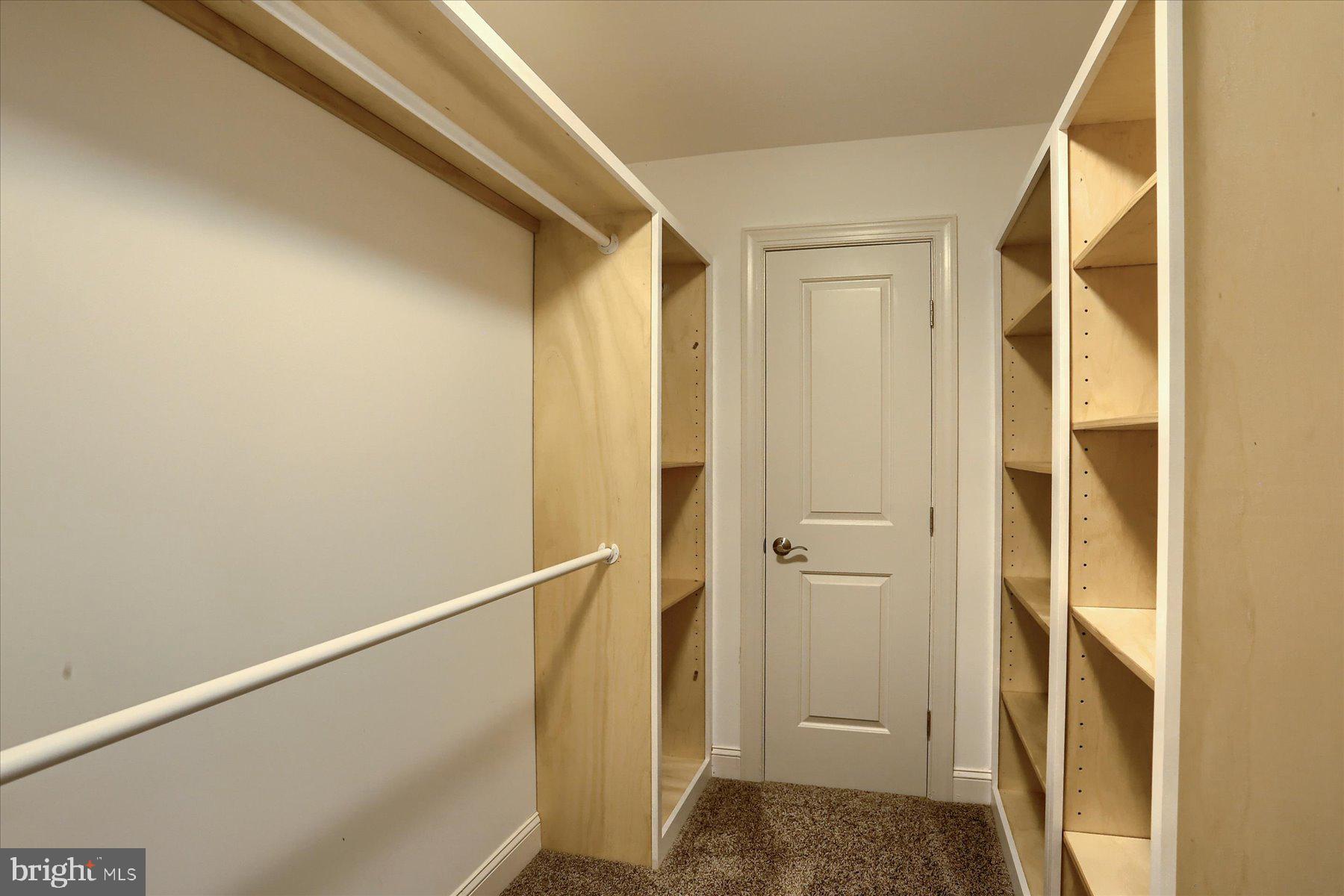 RICH VALLEY MANOR - Residential