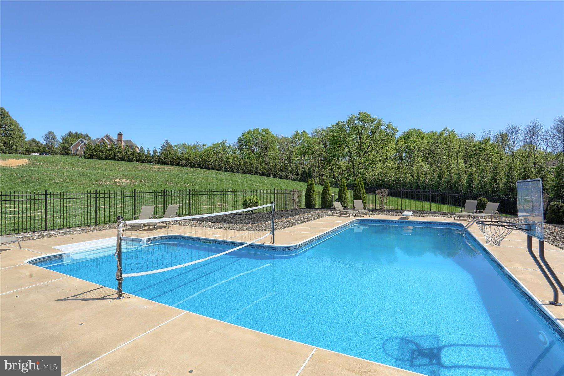 RICH VALLEY MANOR - Residential