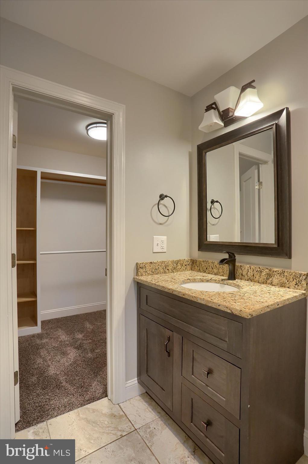 RICH VALLEY MANOR - Residential