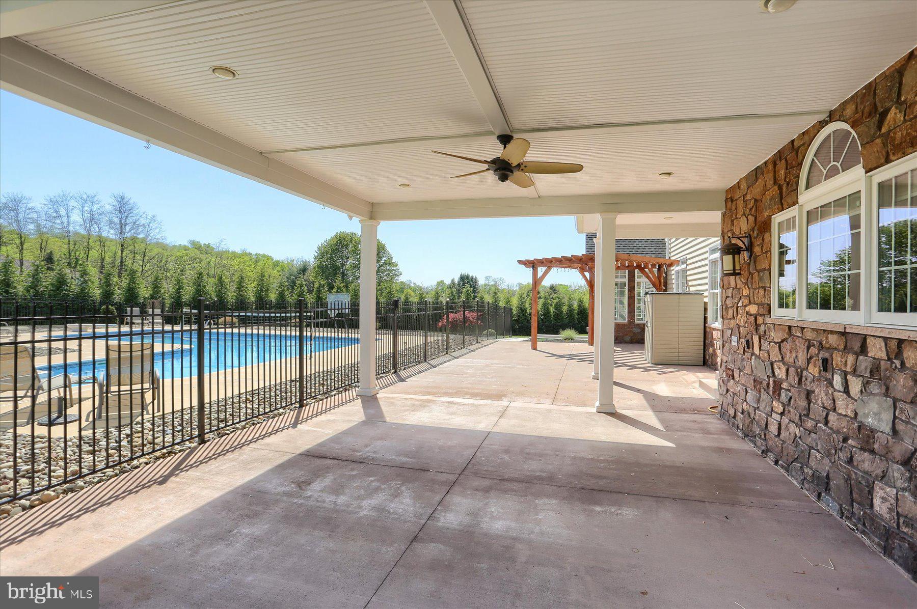 RICH VALLEY MANOR - Residential