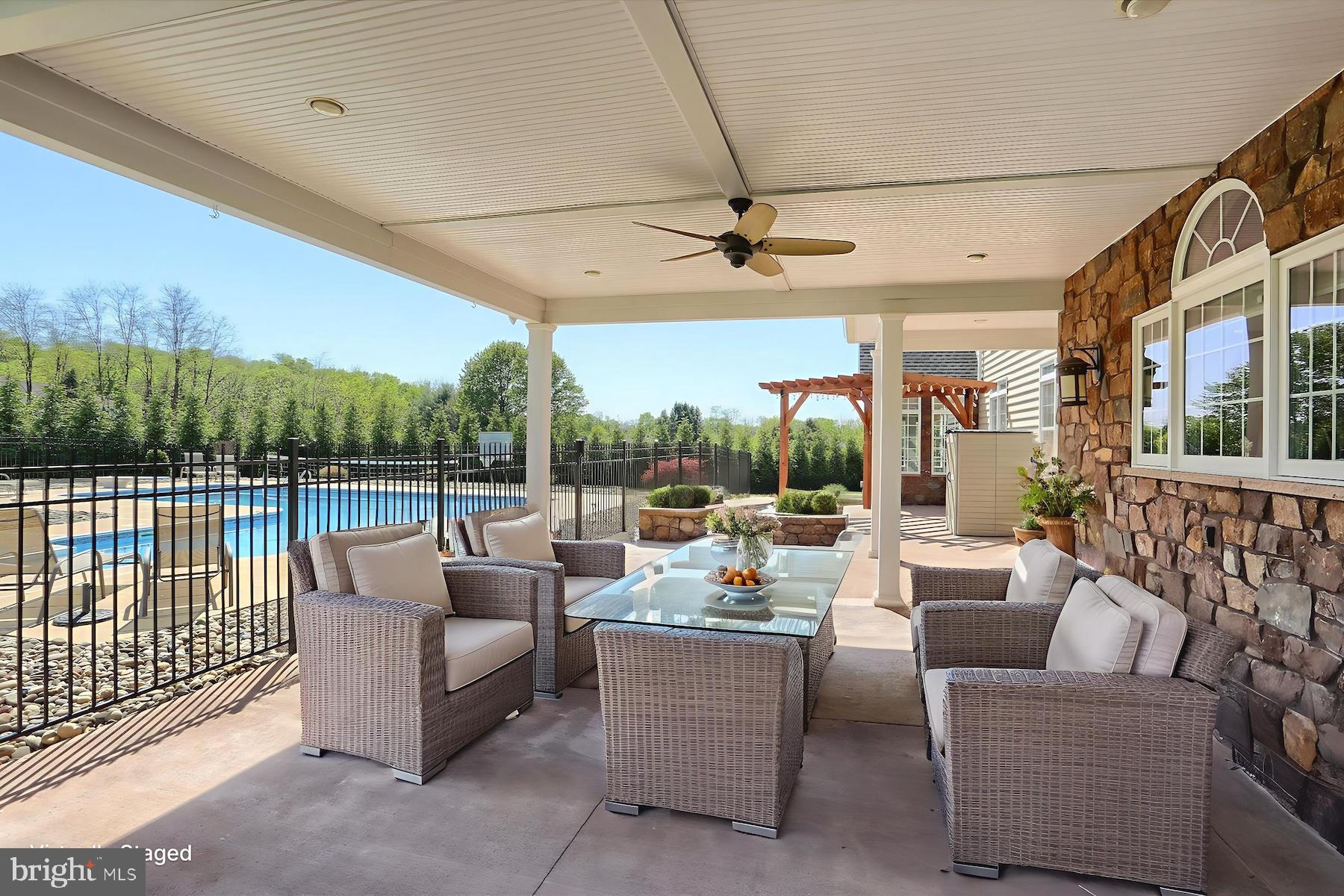 RICH VALLEY MANOR - Residential