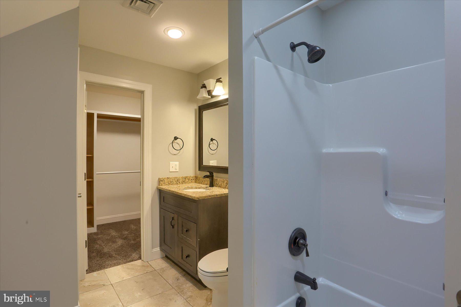 RICH VALLEY MANOR - Residential