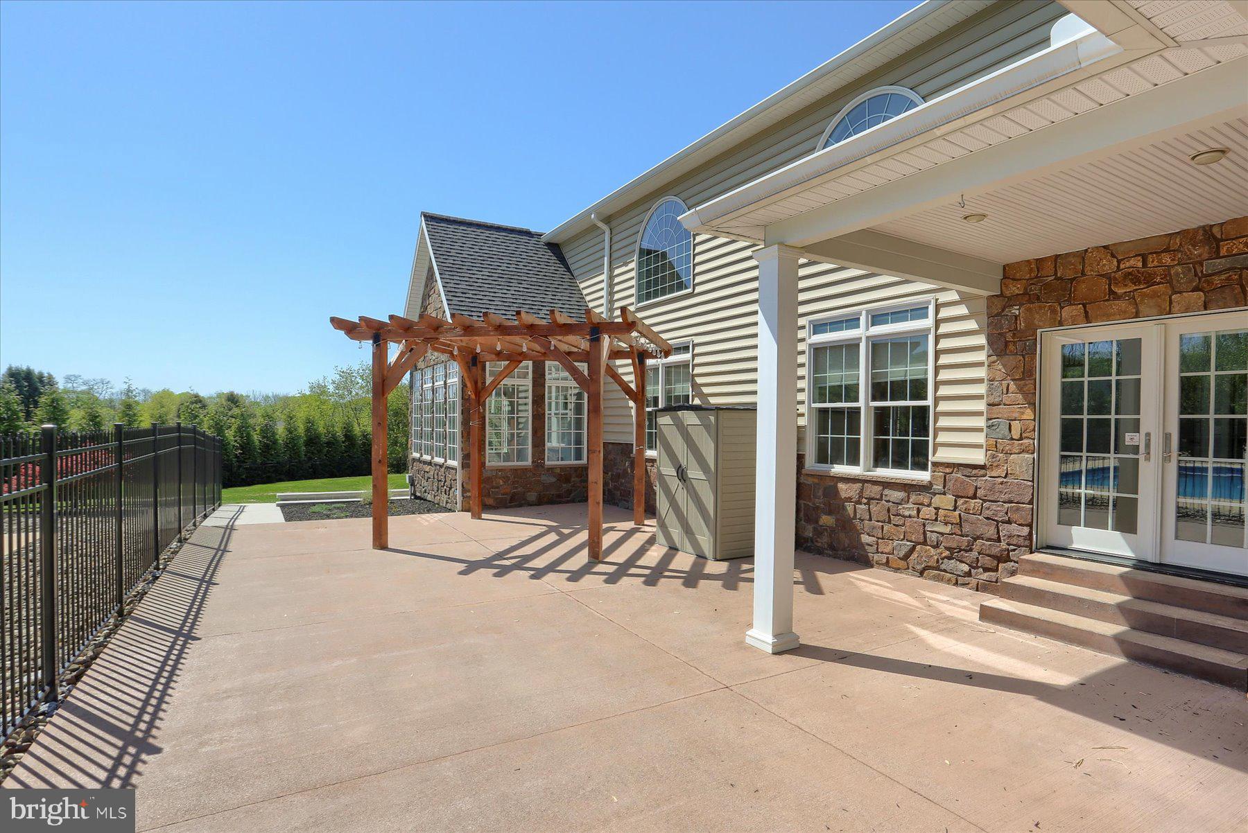 RICH VALLEY MANOR - Residential