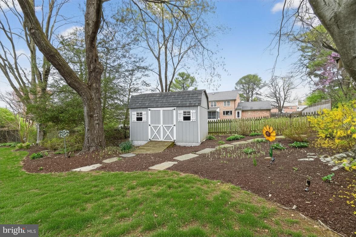 BRADLEY MANOR - Residential