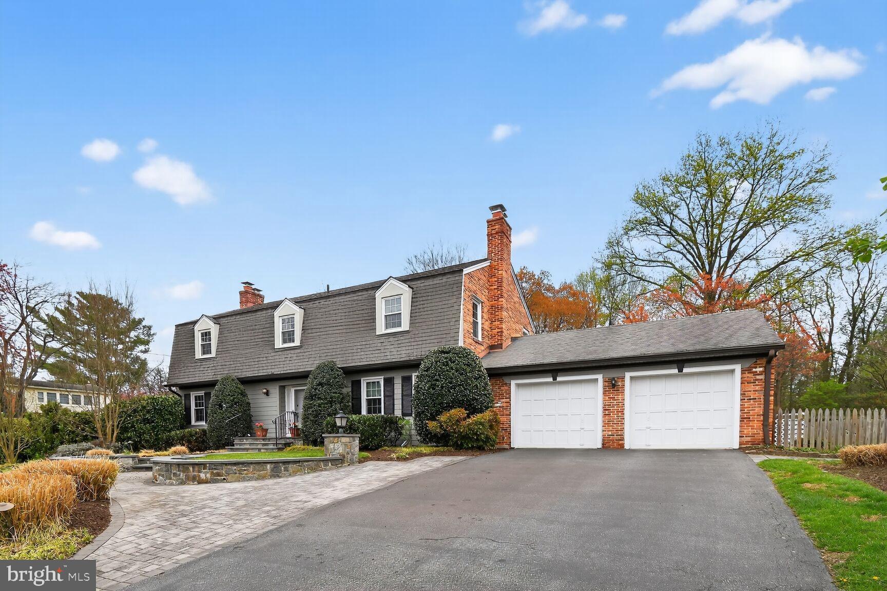 BRADLEY MANOR - Residential