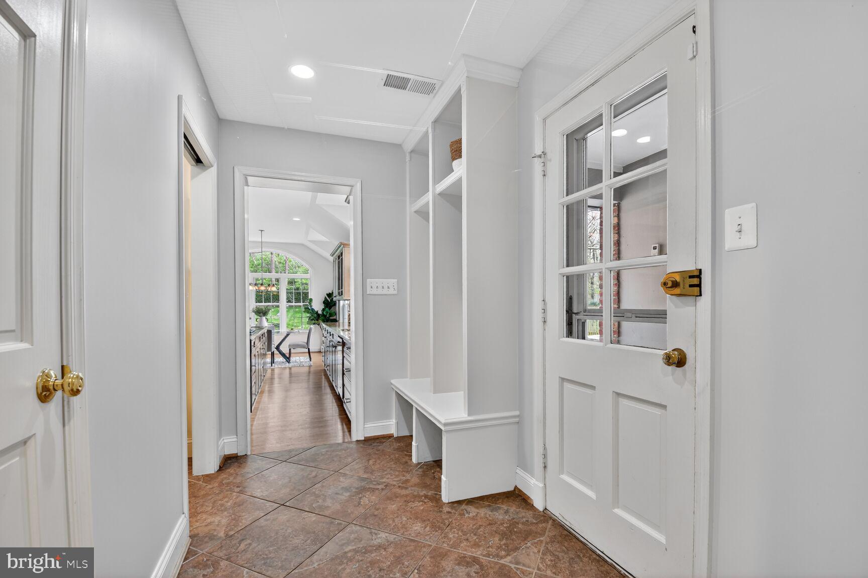 BRADLEY MANOR - Residential