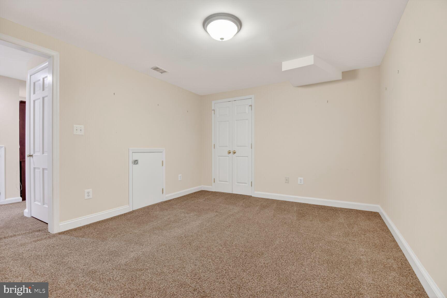 BRADLEY MANOR - Residential