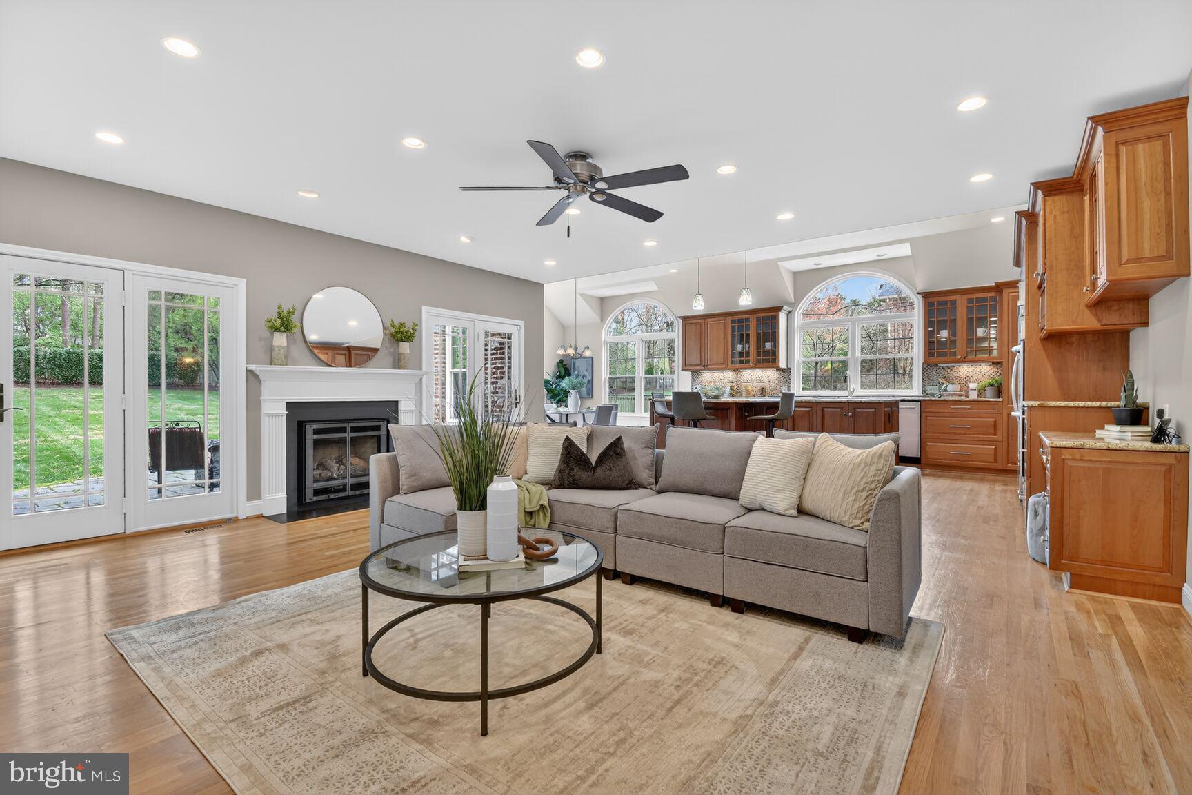 BRADLEY MANOR - Residential