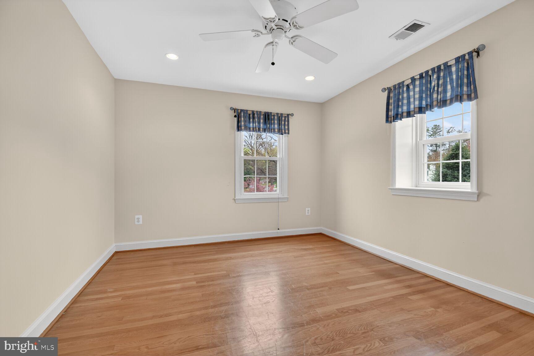 BRADLEY MANOR - Residential