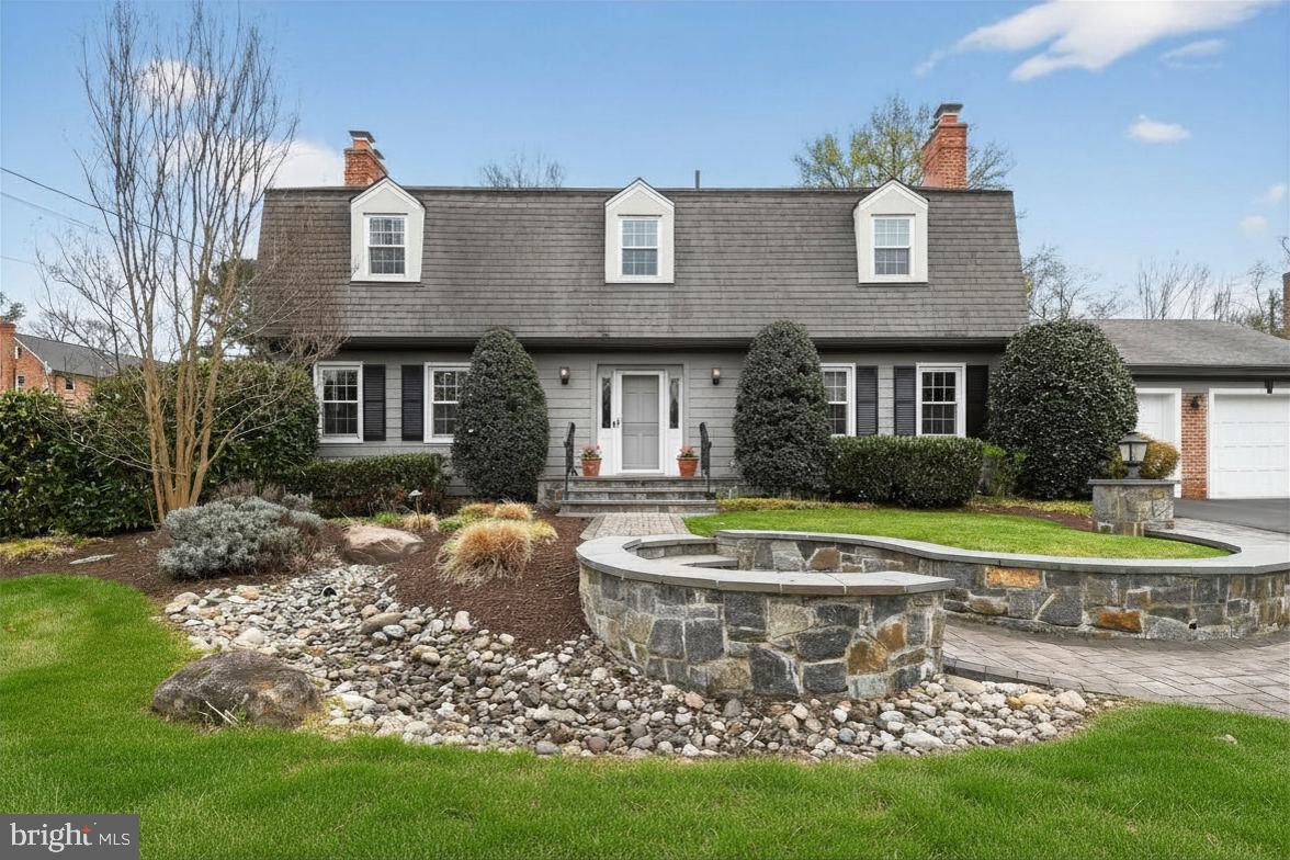 BRADLEY MANOR - Residential