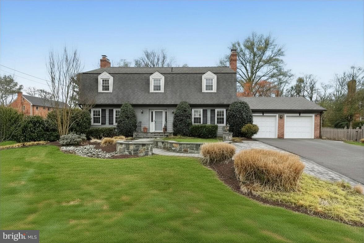 BRADLEY MANOR - Residential