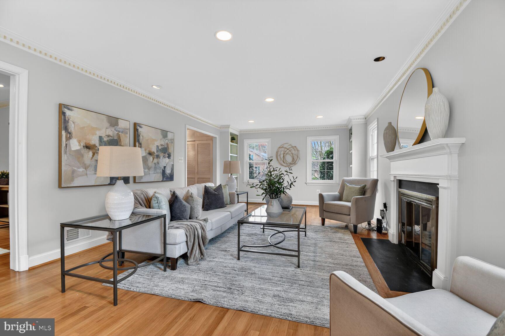 BRADLEY MANOR - Residential